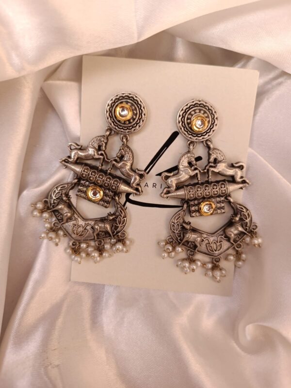 Nandi earrings