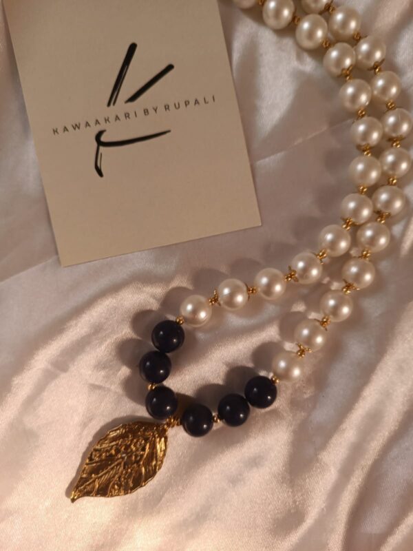 Lynn pearl necklace